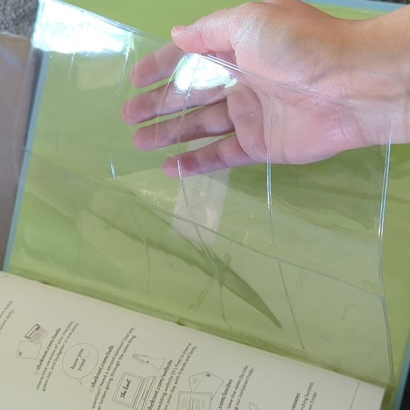 🆕 The Knot Ultimate Wedding Planner & Organizer - Picture 8 of 9